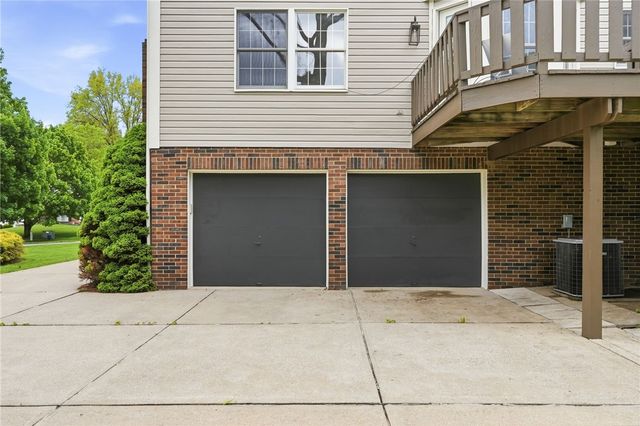 399 Limestone Dr, Bethel Park, PA 15102