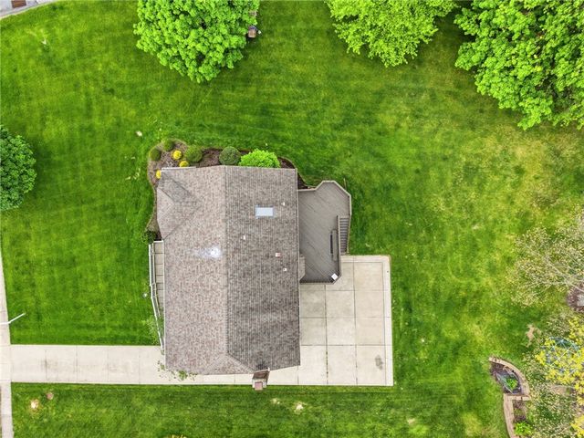 399 Limestone Dr, Bethel Park, PA 15102