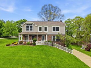 399 Limestone Dr, Bethel Park, PA 15102