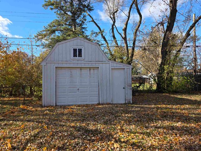 4424 Cheyenne Avenue, Flint, MI 48507