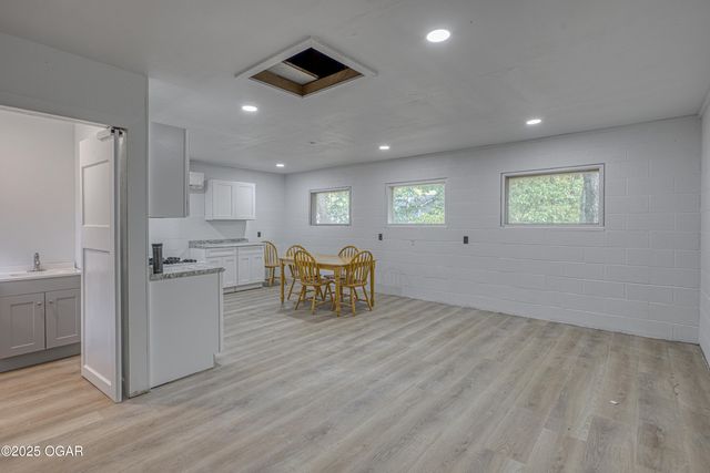 3503 S Jackson Avenue, Joplin, MO 64804