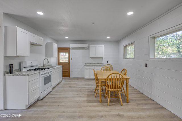 3503 S Jackson Avenue, Joplin, MO 64804