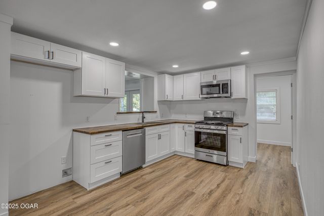 3503 S Jackson Avenue, Joplin, MO 64804