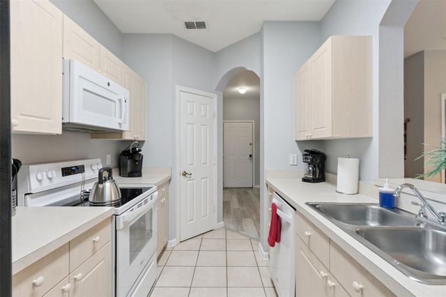 8107 COCONUT PALM WAY 205, Kissimmee, FL 34747