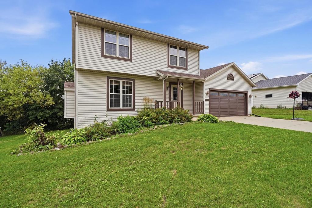 407 Kleine Street, Deerfield, WI 53531