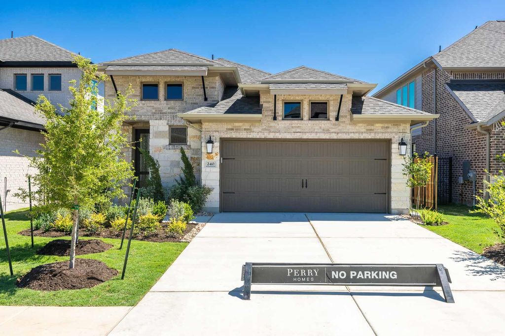 240 Menlo BND, Liberty Hill, TX 78642