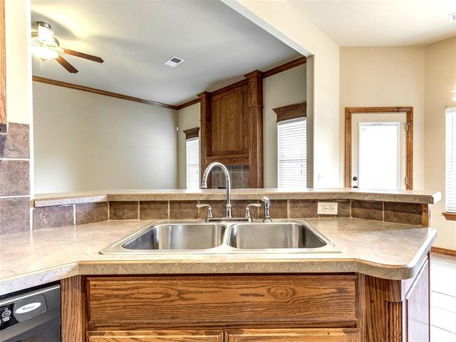 539 NE 21st Street, Newcastle, OK 73065