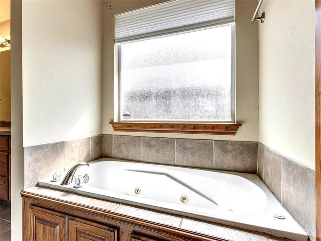 539 NE 21st Street, Newcastle, OK 73065