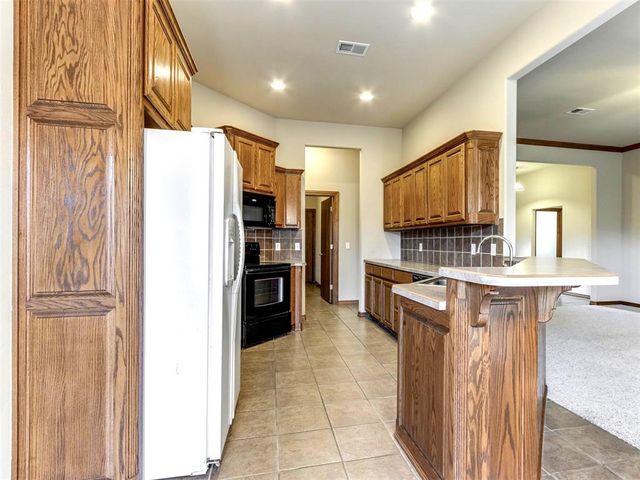539 NE 21st Street, Newcastle, OK 73065