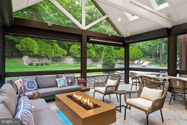 1102 MILL RDG, Mclean, VA 22102