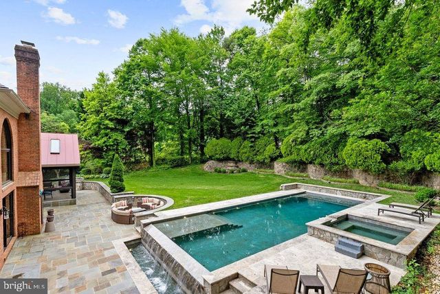 1102 MILL RDG, Mclean, VA 22102