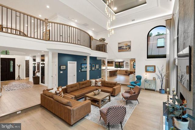 1102 MILL RDG, Mclean, VA 22102