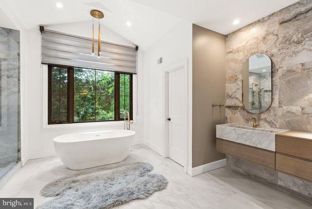 1102 MILL RDG, Mclean, VA 22102