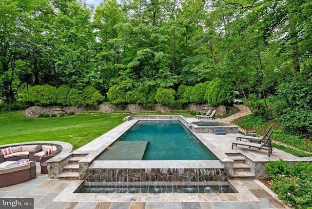 1102 MILL RDG, Mclean, VA 22102