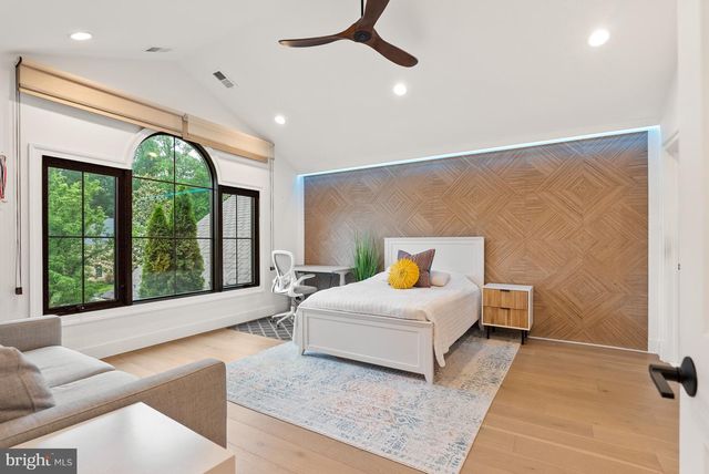 1102 MILL RDG, Mclean, VA 22102