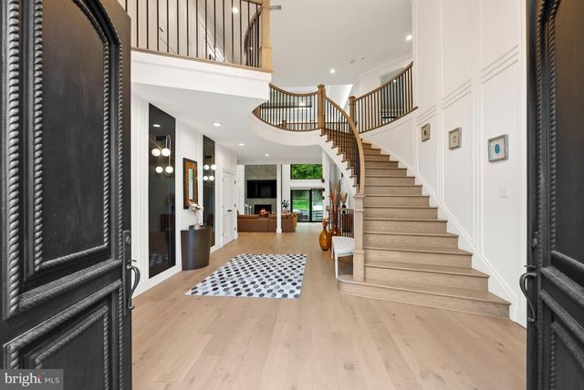 1102 MILL RDG, Mclean, VA 22102