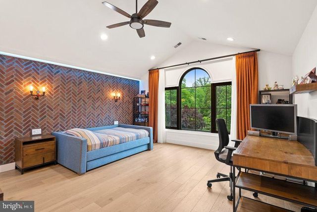 1102 MILL RDG, Mclean, VA 22102