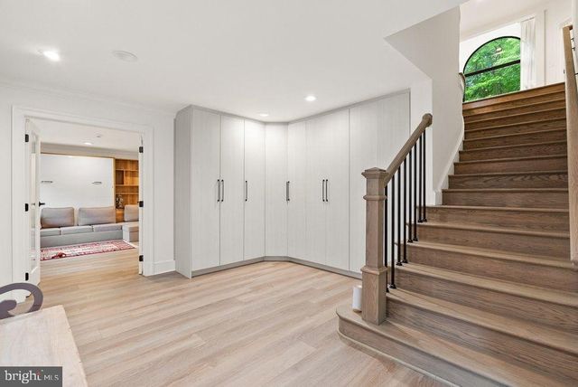 1102 MILL RDG, Mclean, VA 22102