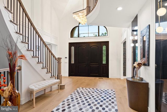 1102 MILL RDG, Mclean, VA 22102