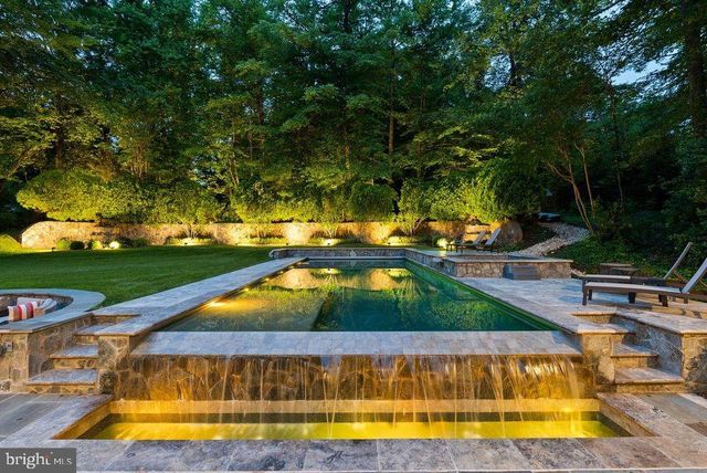 1102 MILL RDG, Mclean, VA 22102