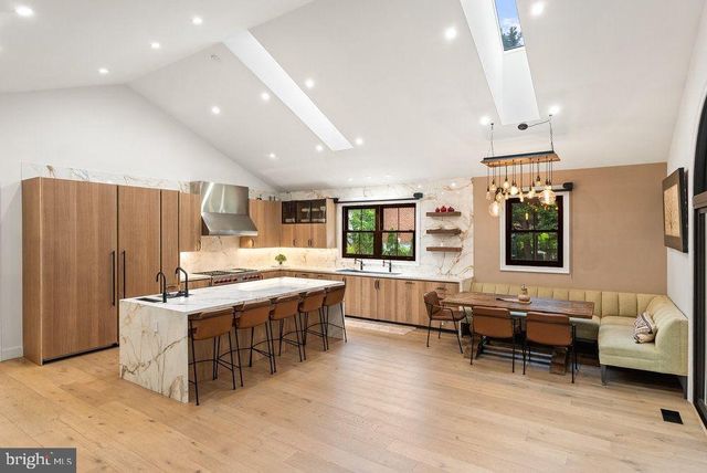 1102 MILL RDG, Mclean, VA 22102