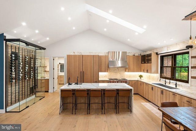 1102 MILL RDG, Mclean, VA 22102