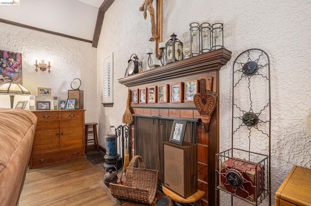 1545 W Walnut Street, Stockton, CA 95203