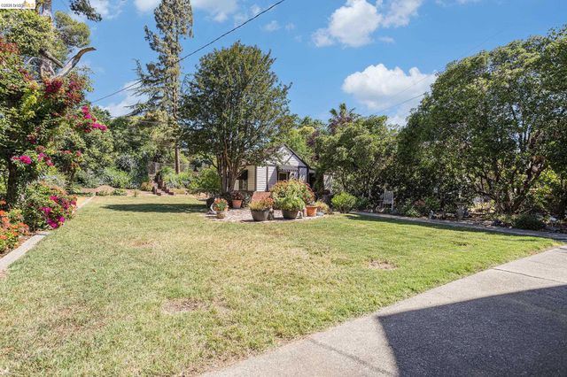 1545 W Walnut Street, Stockton, CA 95203