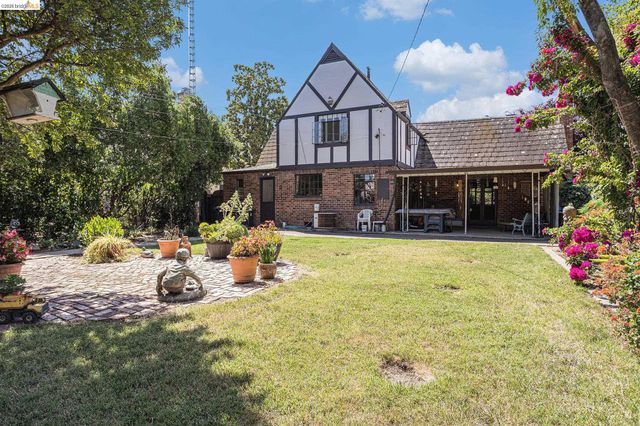 1545 W Walnut Street, Stockton, CA 95203