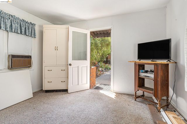 1545 W Walnut Street, Stockton, CA 95203