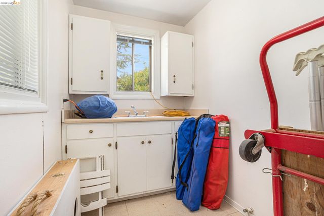 1545 W Walnut Street, Stockton, CA 95203