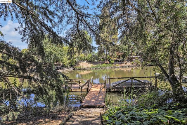 1545 W Walnut Street, Stockton, CA 95203