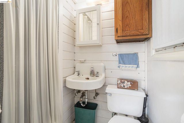 1545 W Walnut Street, Stockton, CA 95203