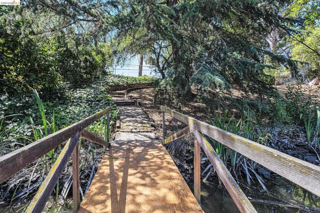 1545 W Walnut Street, Stockton, CA 95203