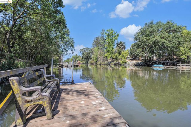 1545 W Walnut Street, Stockton, CA 95203