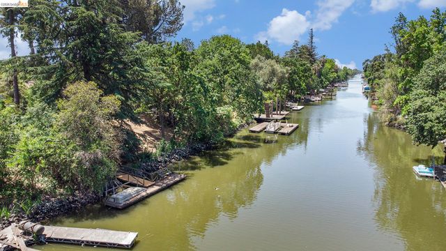 1545 W Walnut Street, Stockton, CA 95203