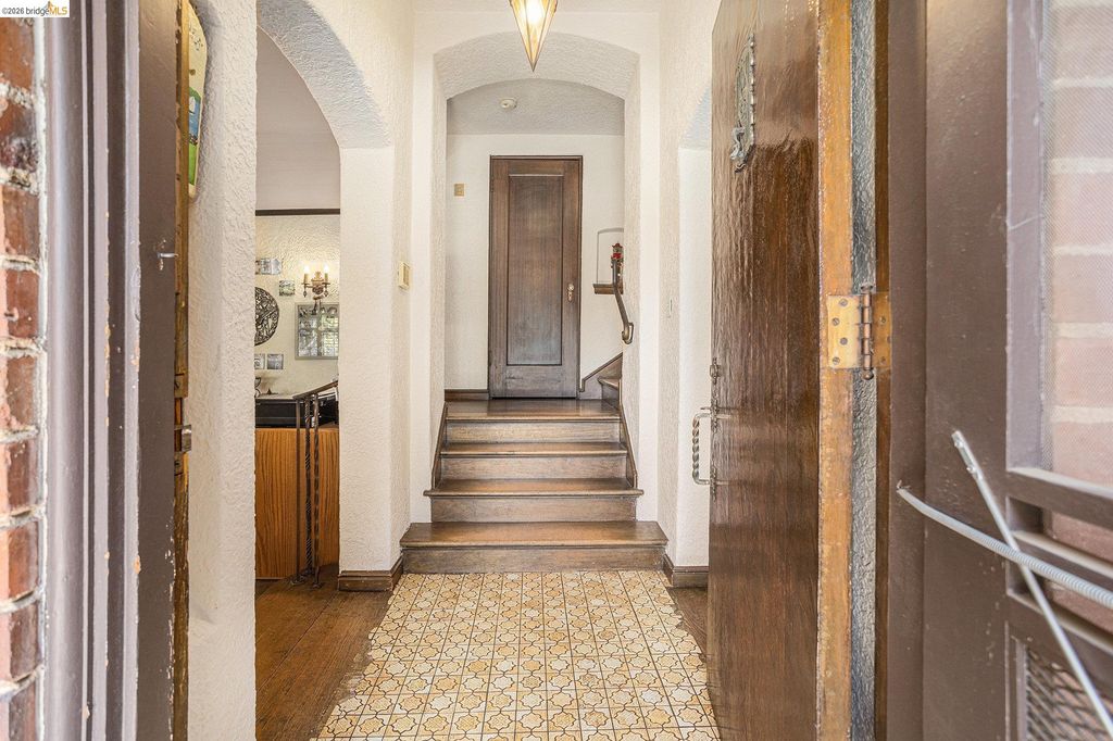 1545 W Walnut Street, Stockton, CA 95203