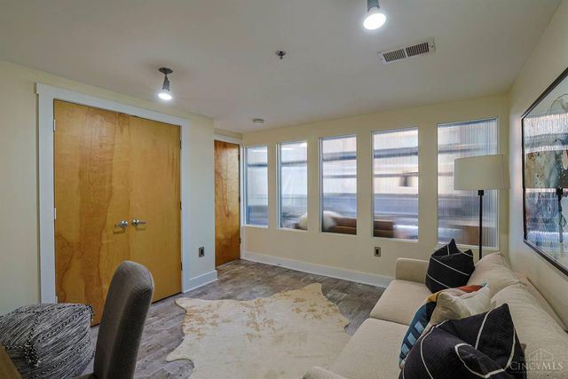 353 W Fourth Street, Cincinnati, OH 45202