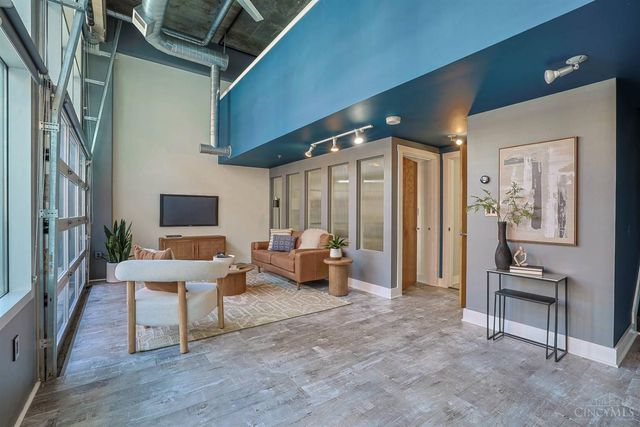 353 W Fourth Street, Cincinnati, OH 45202