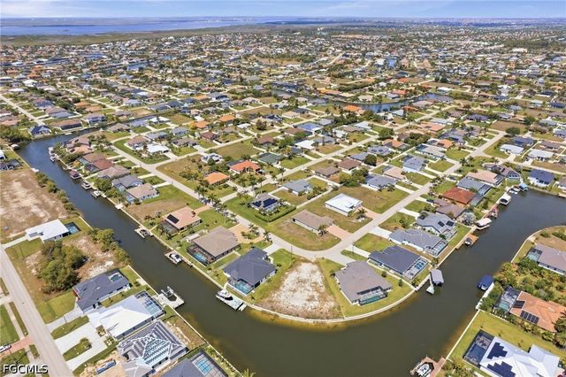 2222 SW 31st LN, Cape Coral, FL 33914