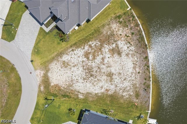 2222 SW 31st LN, Cape Coral, FL 33914