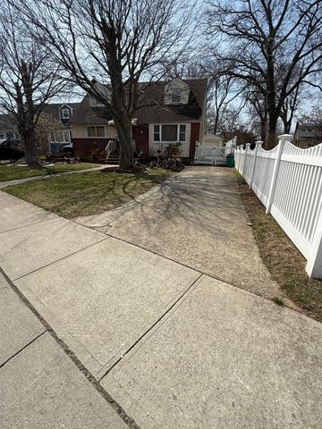 75 Denton Avenue, Lynbrook, NY 11563