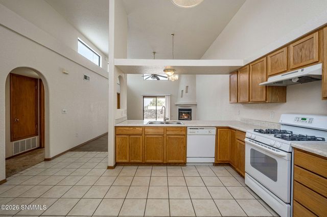 2147 Foxtail Pine Drive, Las Cruces, NM 88012