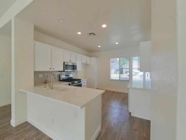 385 Summer Grove Cir, Roseville, CA 95678