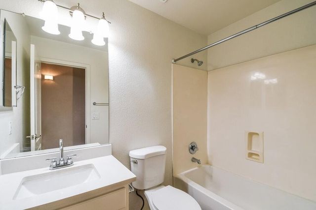 9909 E Onza Avenue, Mesa, AZ 85212