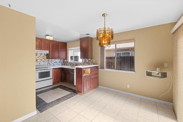 2208 Shameran St, Stockton, CA 95210