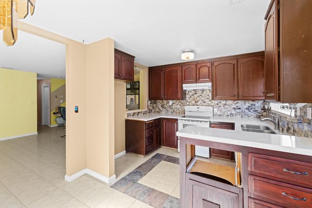 2208 Shameran St, Stockton, CA 95210