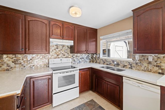 2208 Shameran St, Stockton, CA 95210