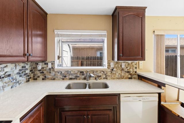 2208 Shameran St, Stockton, CA 95210