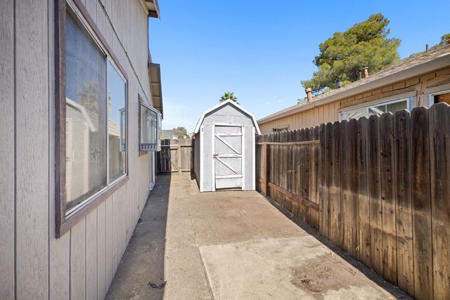 2208 Shameran St, Stockton, CA 95210